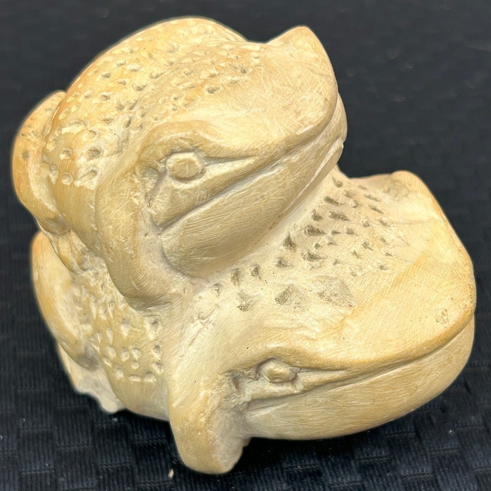 Carved Soapstone Frog Figurine Stacked Toads Tan Stone‎ Sculpture Decor